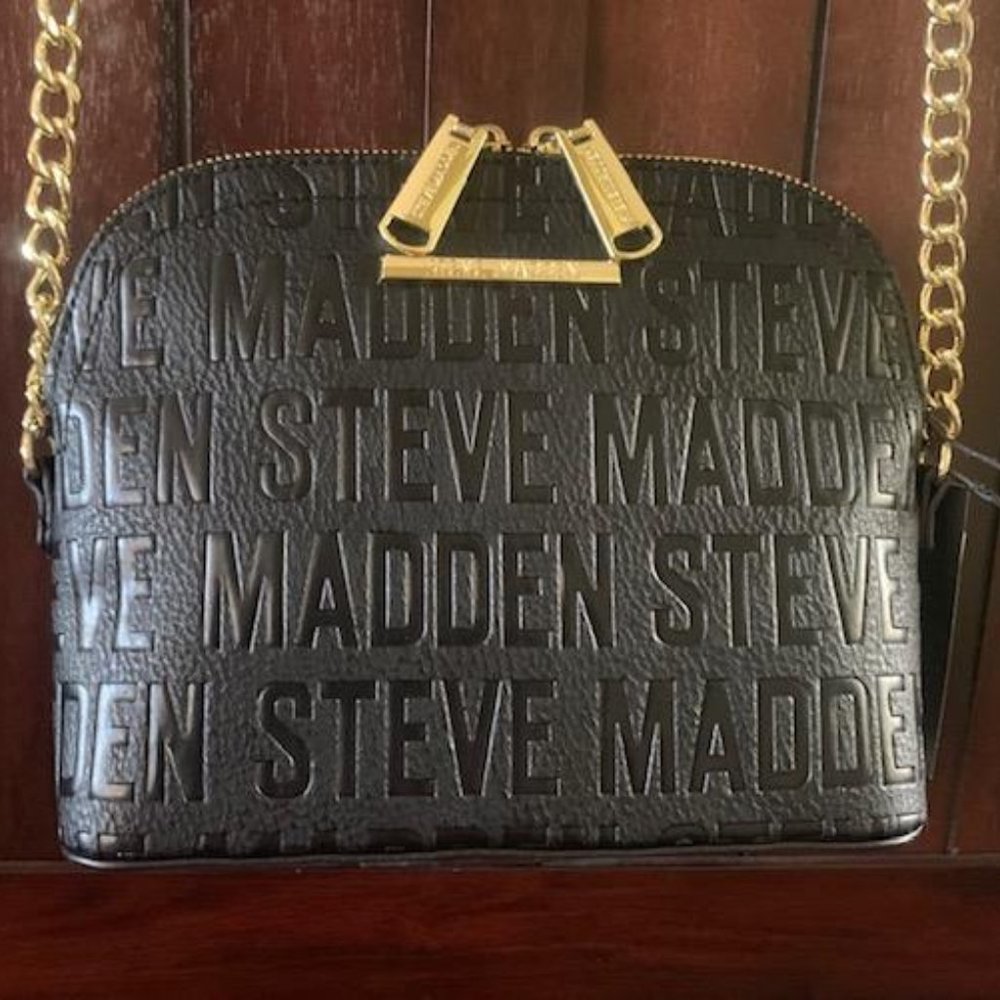 NWT!!Authentic Steve Madden BMAGGIE LOGO Crossbody